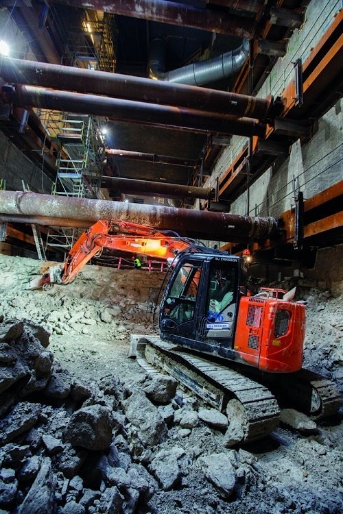 Экскаватор Hitachi на реконструкции копенгагенского метрополитена