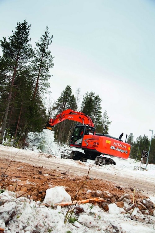 Финскому подрядчику очень недорого обходятся его экскаваторы Hitachi