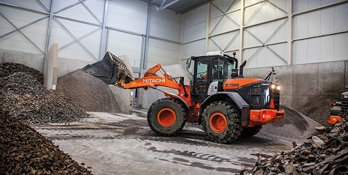 Погрузчики Hitachi ZW150-5 на голландском перерабатывающем заводе