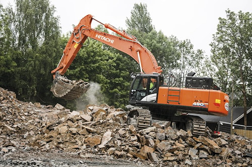 Экскаватор Hitachi ZX490LCH-6 уверенно расправляется со скальными породами Осло