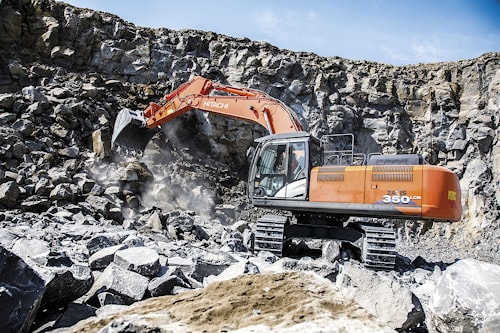 Экскаваторы Hitachi ZX350LCN в итальянском карьере
