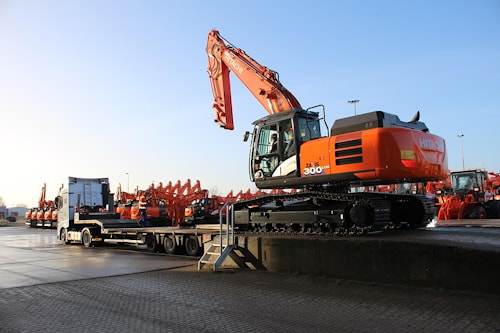 Первая специальная машина Hitachi изготовлена в Амстердаме
