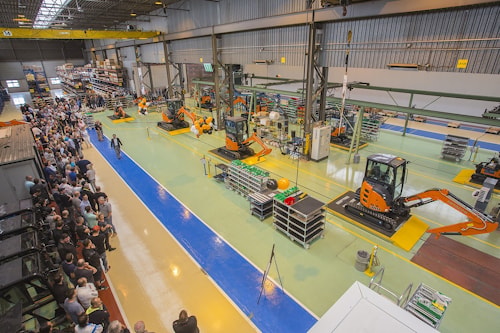 Hitachi модернизирует завод мини-экскаваторов