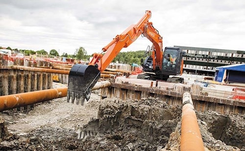 Дебют двух экскаваторов Hitachi