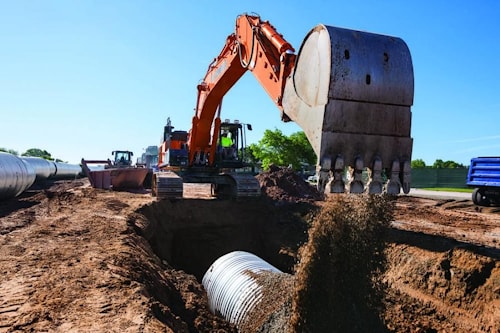 Экскаваторы Hitachi приводят в порядок окрестности Грин Бэй