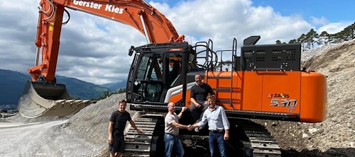 Большие экскаваторы Hitachi Zaxis-7 в карьерах Лихтенштейна и Швейцарии