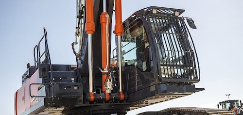 Экскаватор Hitachi ZX400MC-7 выводит демонтажные работы на новый уровень