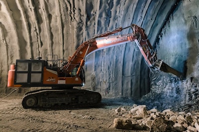 Высокопроизводительный экскаватор Hitachi обеспечивает бесперебойное выполнение итальянского железнодорожного проекта