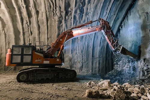 Высокопроизводительный экскаватор Hitachi обеспечивает бесперебойное выполнение итальянского железнодорожного проекта