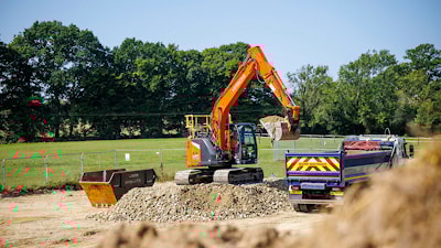 Компания DIMAAG провела тестирование прототипа системы голосового управления машинами совместно с компанией Hitachi Construction Machinery на выставке CONEXPO-CON/AGG 2026