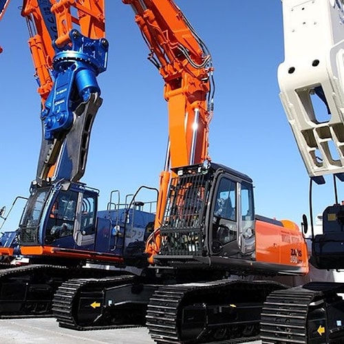 Экскаватор среднего размера Hitachi ZX 350LCK-3  