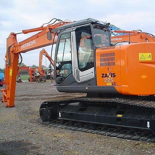 Экскаватор среднего размера Hitachi ZX 225US-3   